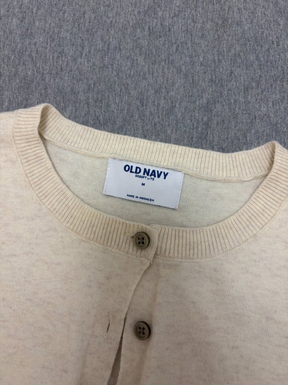 Women's Old Navy Cardigan Cream Size Medium - Picture 3 of 3